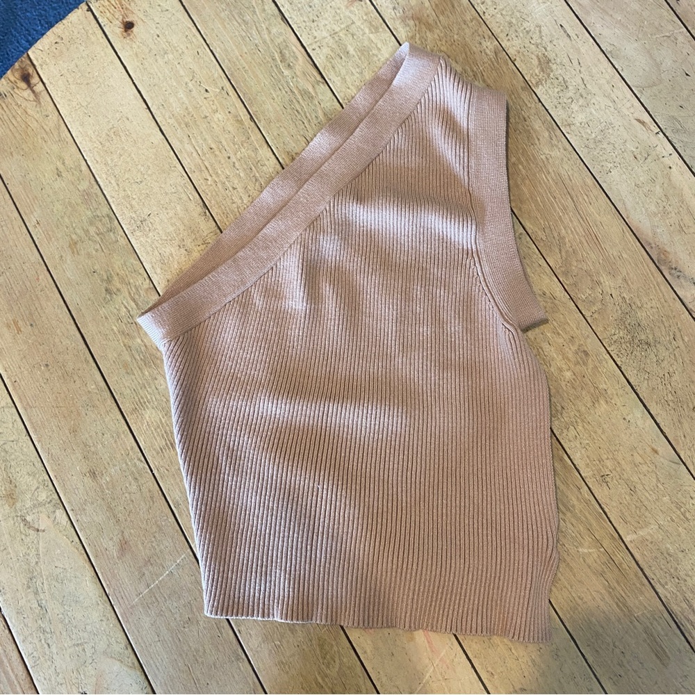 One shoulder backless top